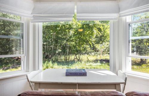 Higgins Lake House | Fireplace, Lake views and 3-min to Sam-o-set beach