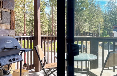 Mammoth Lakes Condo | Fireside Condo at the Village - Sleeps 4 - Newly Remodeled