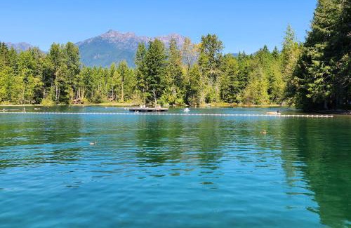 Hoodsport House | Fireside Escape at Lake Cushman