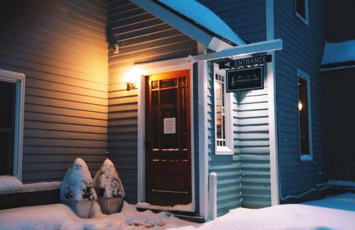 Historic District Bed & Breakfast | Fireside Inn & Hostel