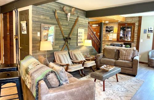 Historic District Bed & Breakfast | Fireside Inn & Hostel