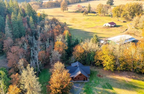 Roseburg Cabin | Firewater Lodge Cabin Experience