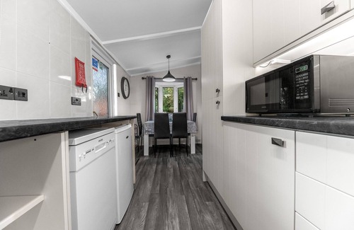 Troutbeck Bridge Cabin | Firgarth Lodge - sleeps 6 guests in 3 bedrooms