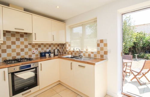 Weymouth Cottage | FIRKIN COTTAGE, family friendly in Brewers Quay Harbour