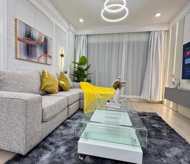 Thompson Estate Apartment | First Class Residence