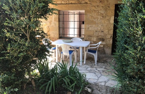 Cenac-et-Saint-Julien House | First floor of historic house in Perigord