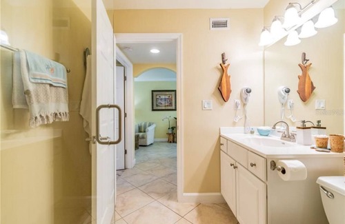 Indian Shores Condo | 🏝First Floor Intercoastal & Poolside Condo - STEPS TO PRIVATE BEACH ACCESS
