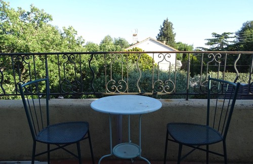 Le Pradet Apartment | First floor of a villa, south facing and self-catered studio close to the beach