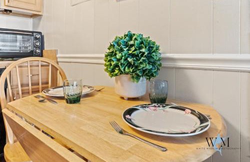 Midtown Ocean City Apartment | First Floor Studio near Jolly Roger and the Beach!