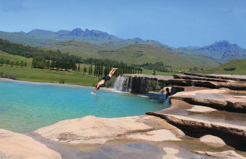 Drakensberg Gardens Hotel | First Group Bushman’s Nek