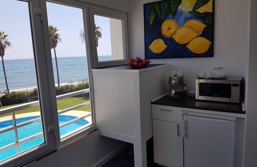 Calahonda Apartment | First line apartment, sea view apartment directly on the beach in Calahonda