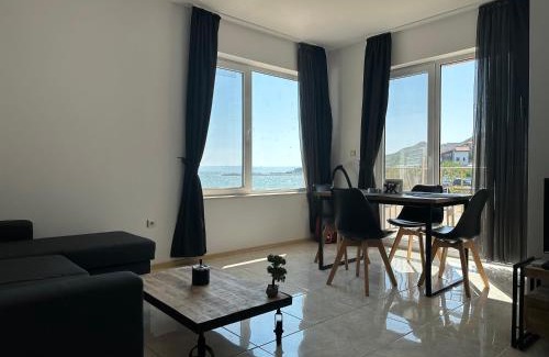 Kavarna Apartment | First Line On The Beach Cosy Sea Paradise Apartments