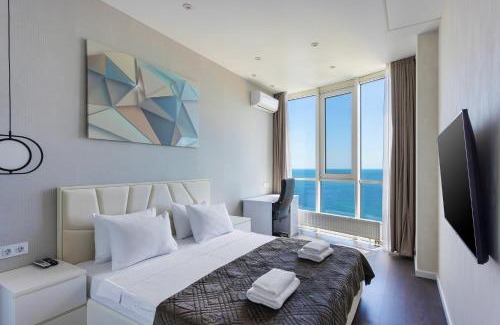 Prymors'kyi district Apartment | First line sea