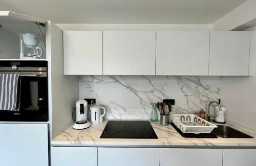 Sablon Apartment | FIRST Modern Studio/balcony/free car park/2P
