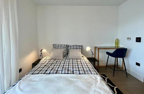 Sablon Apartment | FIRST Modern Studio/balcony/free car park/2P