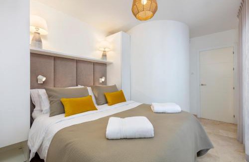New Golden Mile Villa | First Row Beach Villa