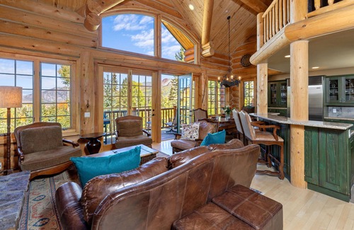 Mountain Village House | First Tracks on Sundance - Excellent Ski In & Out, views and private hot tub
