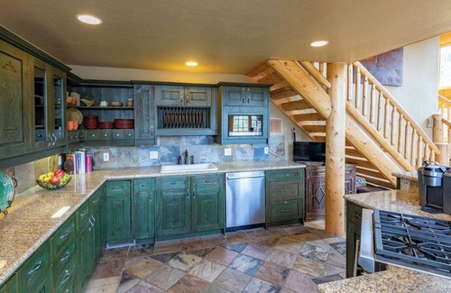 Mountain Village House | First Tracks on Sundance - Excellent Ski In & Out, views and private hot tub