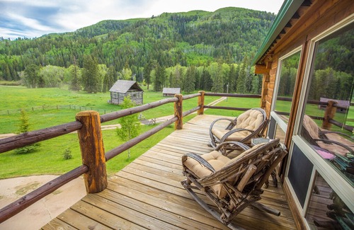 Dolores Cabin | Fish Creek Lodge~Spectacular Mountain Setting~Fabulous Fly Fishing