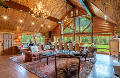Dolores Cabin | Fish Creek Lodge~Spectacular Mountain Setting~Fabulous Fly Fishing