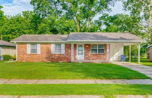 North Little Rock House | Fish, Hike and Relax North Little Rock Gem with Yard
