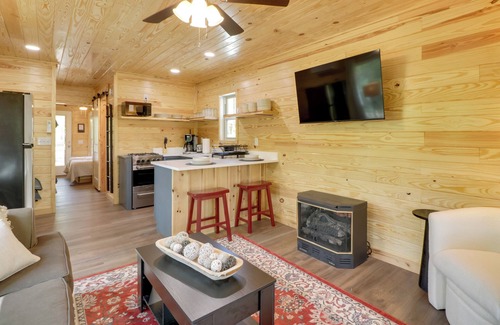 Heflin Cabin | Fish & Hike: Cabin Hideaway w/Deck in Alabama