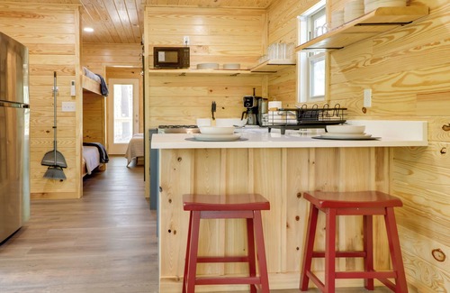 Heflin Cabin | Fish & Hike: Cabin Hideaway w/Deck in Alabama