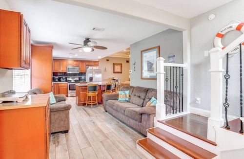 Ocklawaha Cottage | Fish, Swim & More: Lakefront Retreat in Ocklawaha!
