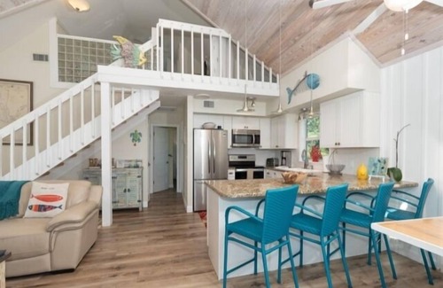 Palm Island House | Fish Tales & Flip Flops - Spectacular Palm Island pool home