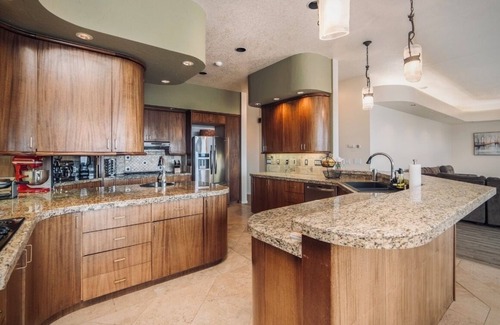 Soldotna House | Fish the Kenai while staying at this 7300 sq. foot home on the river.