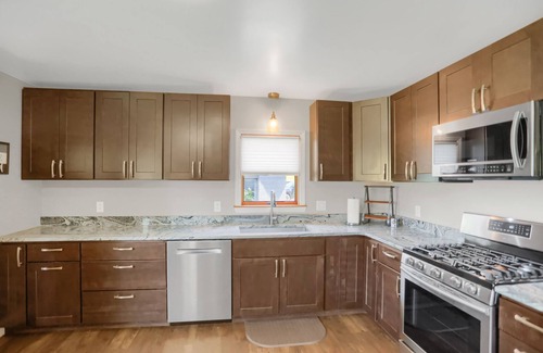 Hesston House | Fisher's Nook, Aunt Susie's Vacation Rentals : Raystown Lake Seven Points