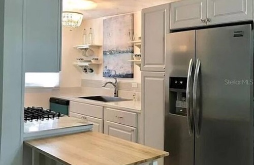Newtown House | Fisherman Cottage Camp on Whitaker Bayou minutes from Sarasota Main St. downtown