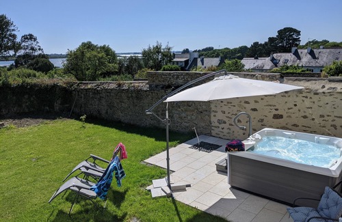 Sene House | Fisherman's cottage with sea view and jacuzzi
