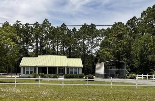 Carrabelle House | FISHERMAN'S PARADISE! Cozy home 2 minutes to the Gulf