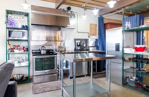 Ilwaco Condo | Fisherman's Quarters - on the Port of Ilwaco.