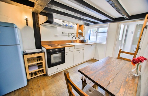 Old Town Hastings Cottage | Fishermans Cottage - Hastings