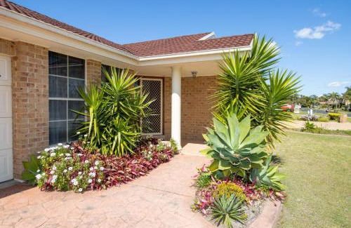 Sussex Inlet House | Fishermans Delight Waterfront