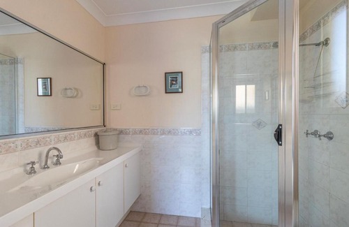 Sussex Inlet House | Fishermans Delight Waterfront