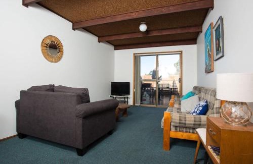 Merimbula House | Fishermans Lodge