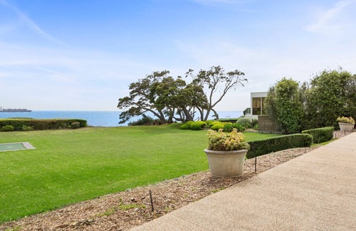 Sorrento House | FISHERMAS CLIFF TOP STROLL DOWN TO THE SAND