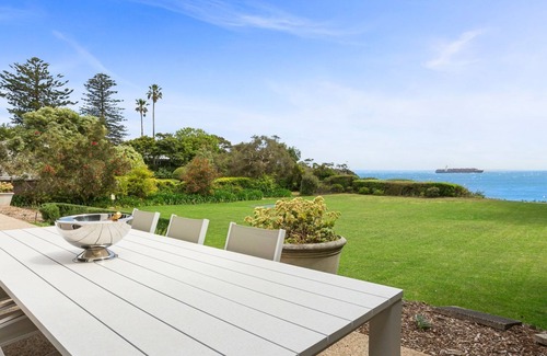Sorrento House | FISHERMAS CLIFF TOP STROLL DOWN TO THE SAND