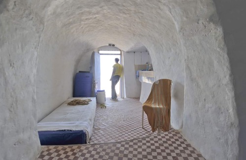 Tnine Aglou Cabin | Fishermen's caves in southern Morocco: Atlantic Troglo, Troglo Dune, Bato Tro