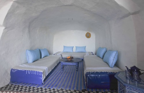 Tnine Aglou Cabin | Fishermen's caves in southern Morocco: Atlantic Troglo, Troglo Dune, Bato Tro