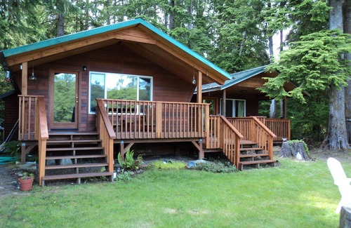 Forks Cabin | Fishermen's Hollow on the Bogachiel River