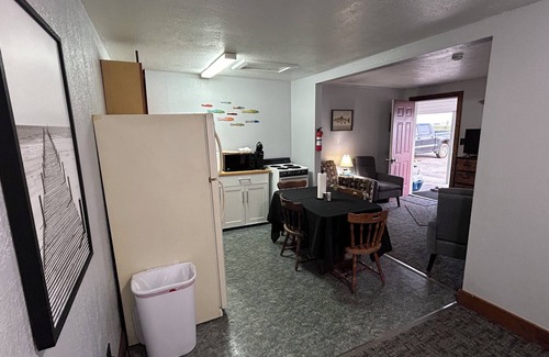 Gypsum Apartment | Fishermen’s Denn-Marblehead and Port Clinton vacation area