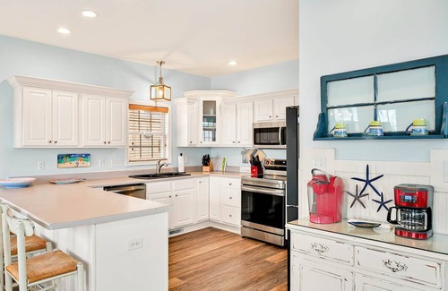 Ocean Isle Beach House | Fishful Thinking at Ocean Isle Beach, Canal front w/boat dock, Ocean Views , kayak and paddle board