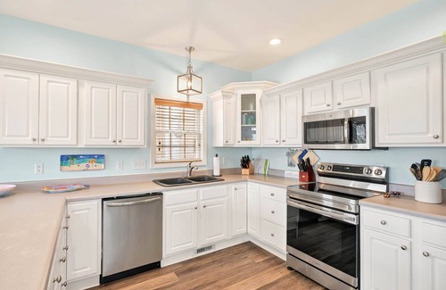 Ocean Isle Beach House | Fishful Thinking at Ocean Isle Beach, Canal front w/boat dock, Ocean Views , kayak and paddle board