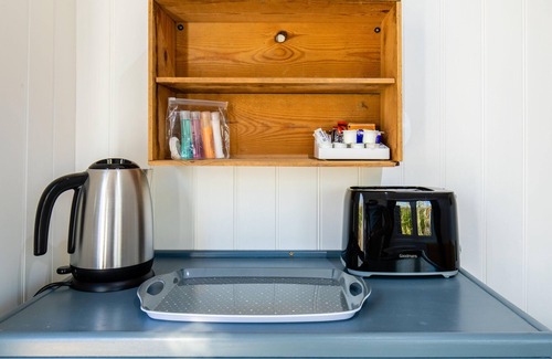 Dilton Marsh Apartment | Fishing Break - Woodland Hut - Cuckoo