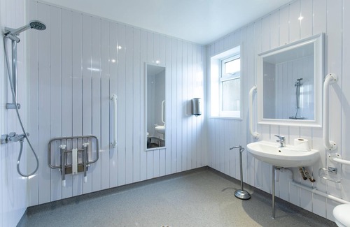 Dilton Marsh Apartment | Fishing Break- Woodland Hut- Brambling
