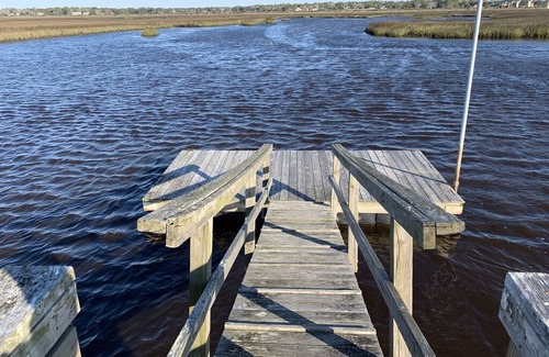 Sunset Beach House | Fishing, Kayaking, Beach Fun, Waterfront and Pet Friendly On Sunset Beach